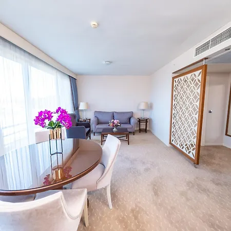 Miracle Airport & 5* Istambul
