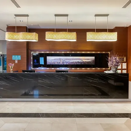 ミラクル エアポート ホテル&スパ 5*