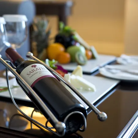 Hotel Miracle Airport &