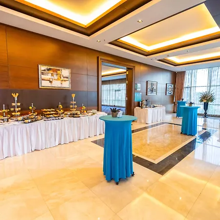 Hotel Miracle Airport &