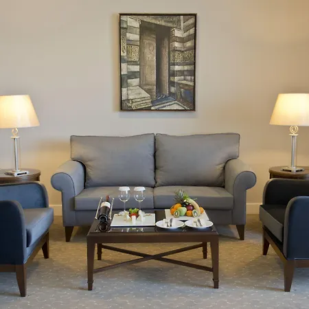 Miracle Airport & 5*