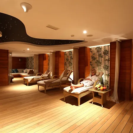 Hotel Miracle Airport & 5*